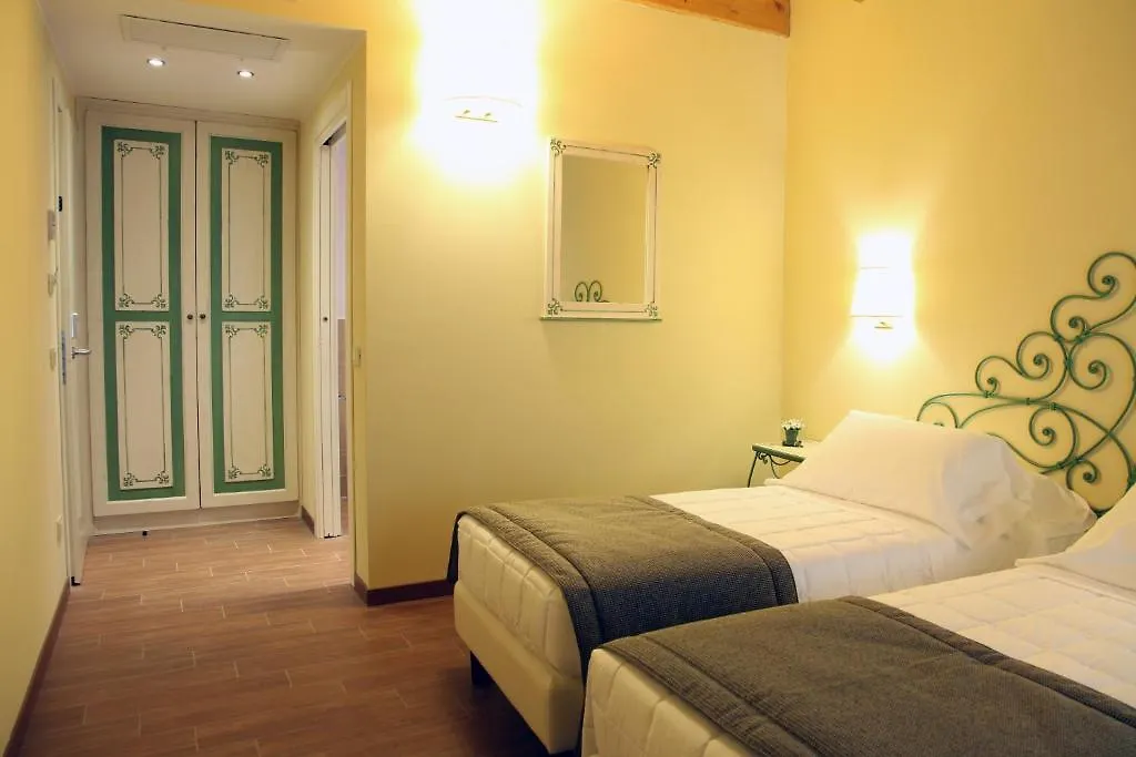 קומו Hotel Borgo Antico 3*,  איטליה
