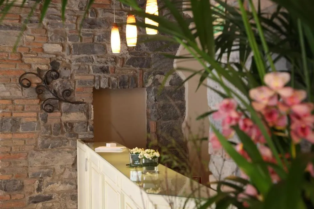 ***  קומו Hotel Borgo Antico איטליה